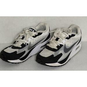 Nike Air Max Solo Womens Size 7 US Black White Athletic Shoes Sneaker FN0784-101